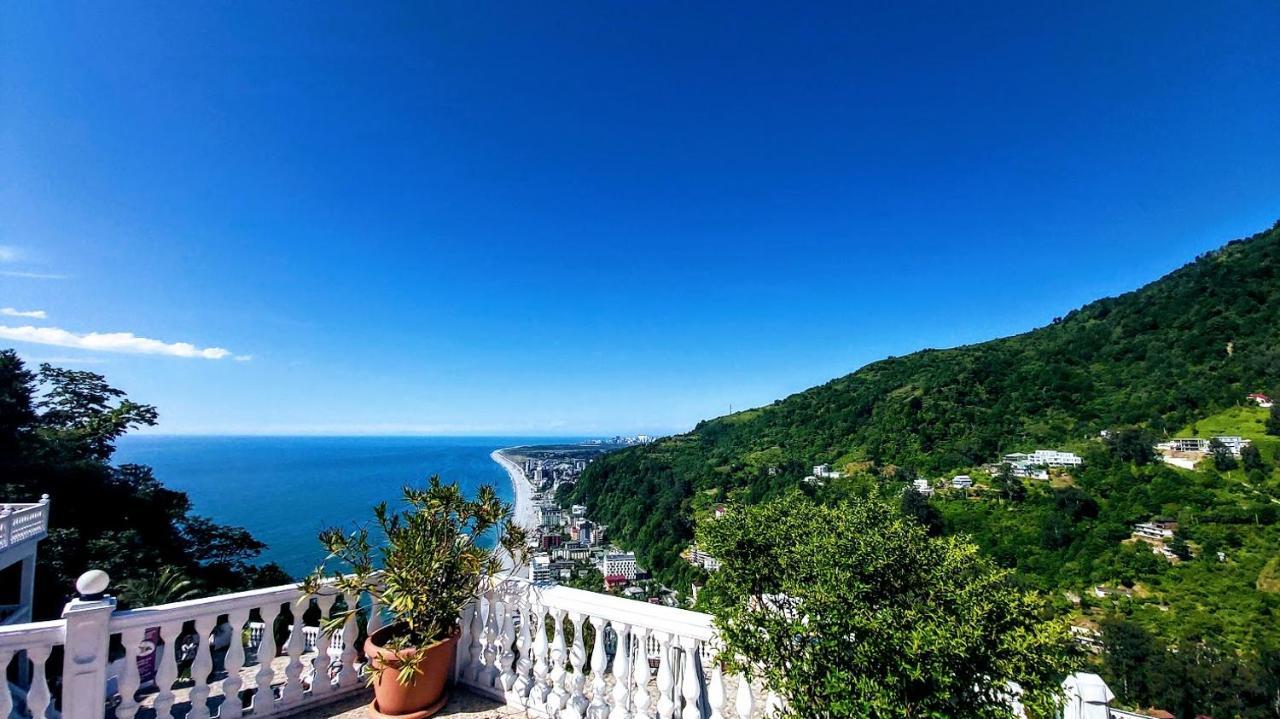 Hotel Zura Palace Кваріаті Екстер'єр фото