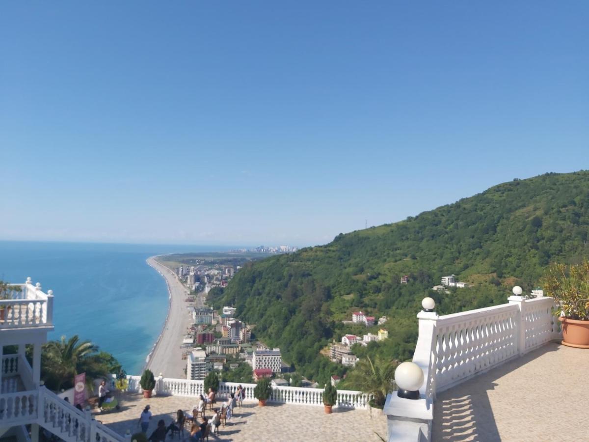 Hotel Zura Palace Кваріаті Екстер'єр фото
