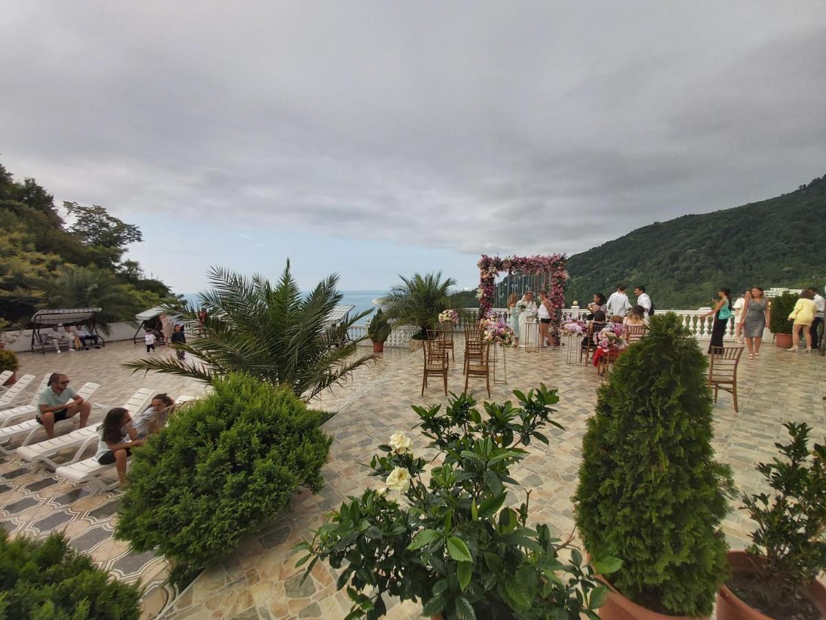 Hotel Zura Palace Кваріаті Екстер'єр фото