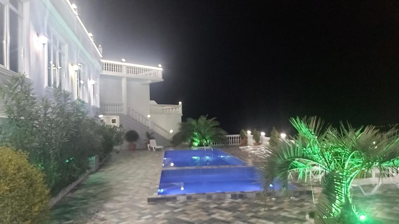 Hotel Zura Palace Кваріаті Екстер'єр фото