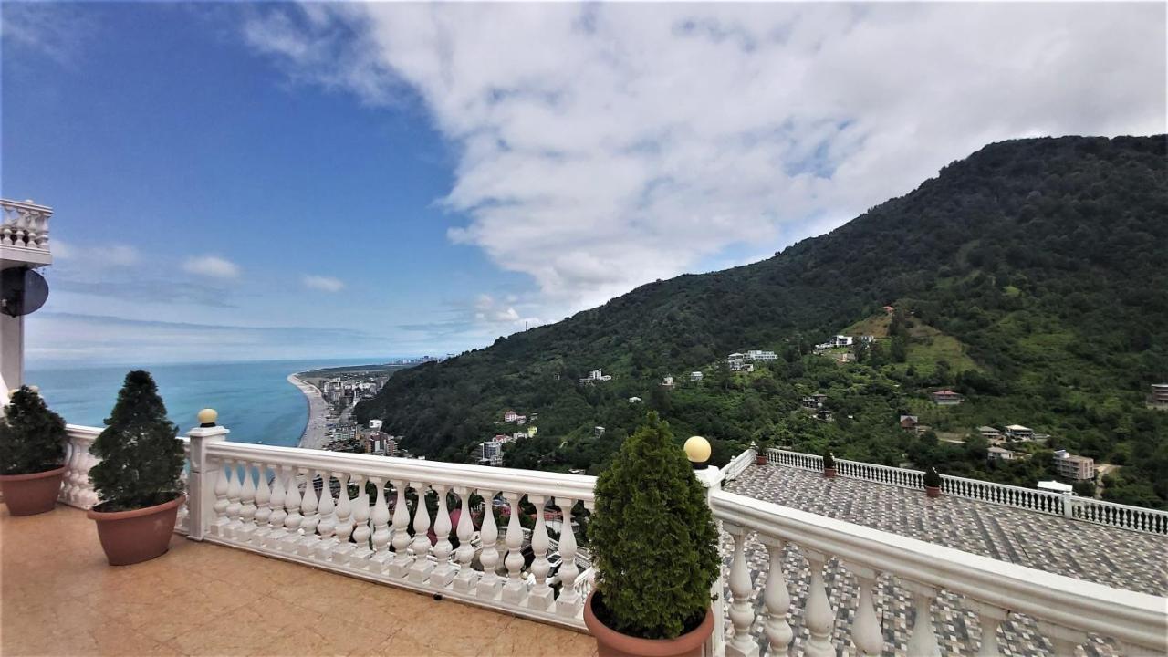 Hotel Zura Palace Кваріаті Екстер'єр фото