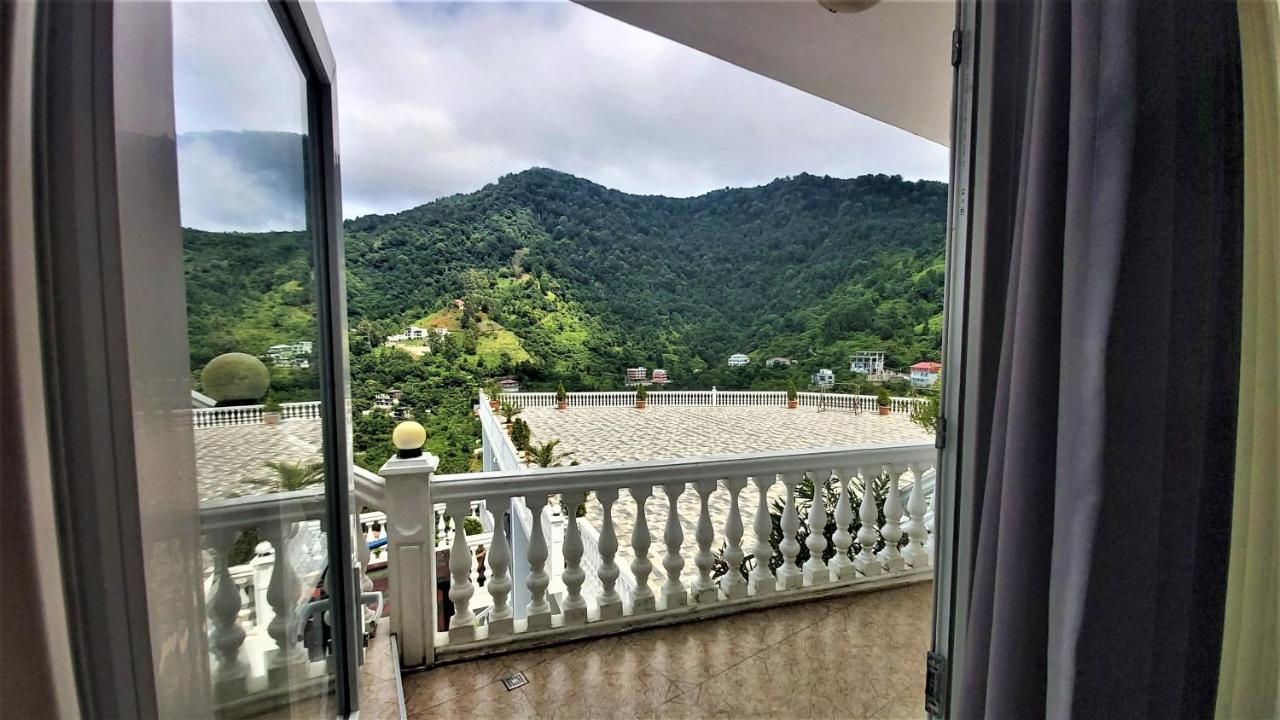 Hotel Zura Palace Кваріаті Екстер'єр фото