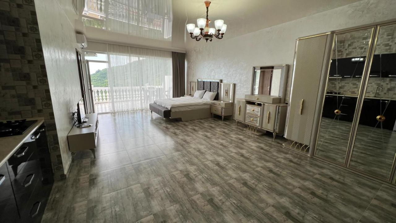 Hotel Zura Palace Кваріаті Екстер'єр фото