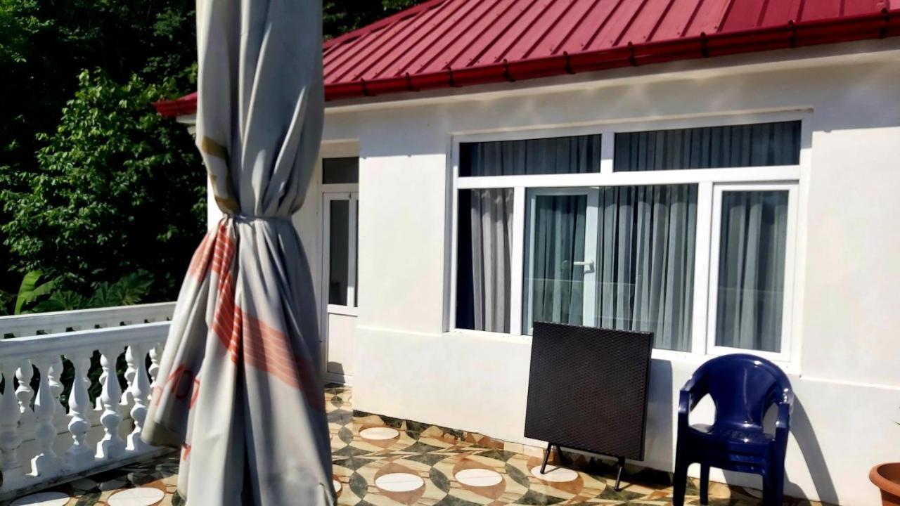 Hotel Zura Palace Кваріаті Екстер'єр фото