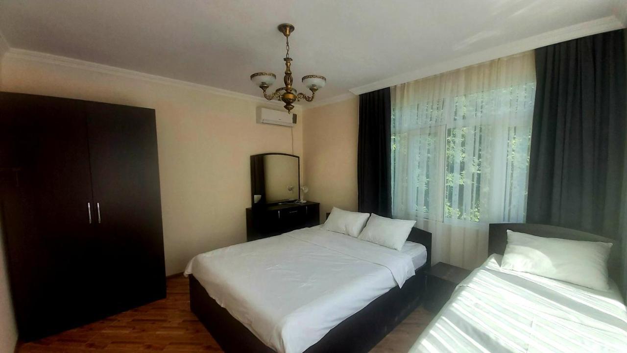Hotel Zura Palace Кваріаті Екстер'єр фото