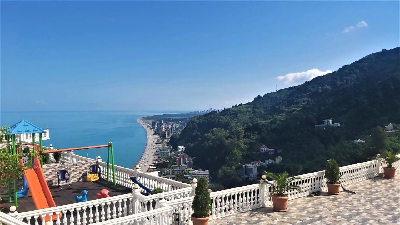 Hotel Zura Palace Кваріаті Екстер'єр фото