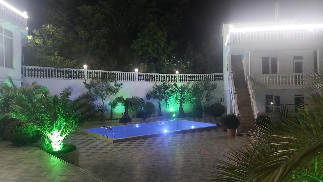 Hotel Zura Palace Кваріаті Екстер'єр фото