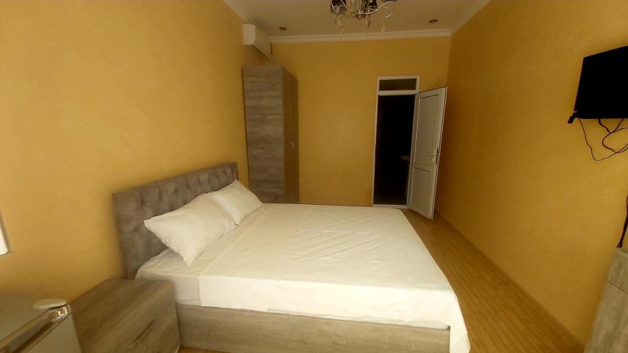 Hotel Zura Palace Кваріаті Екстер'єр фото