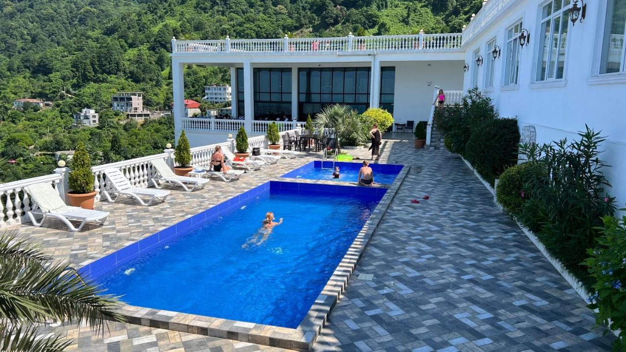 Hotel Zura Palace Кваріаті Екстер'єр фото